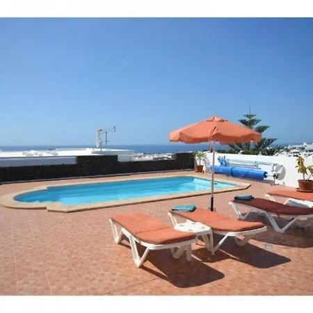 Willa Puerto Del Carmen Villa Sleeps 5 *